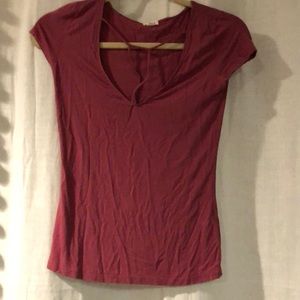 Simple dark pink fitted tee